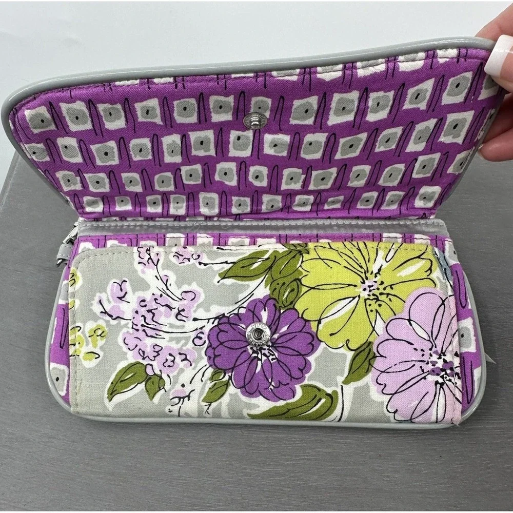 Vera‎ Bradley Criss Cross Wristlet Watercolors Zipper Compartments Wallet